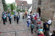 Fronleichnamsprozession durch die Straßen von Naumburg (Foto: Karl-Franz Thiede)